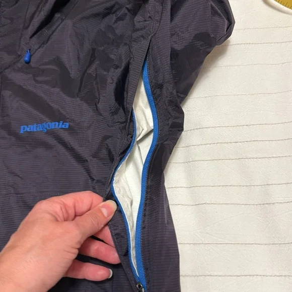 Patagonia Torrentshell Black Jacket Rain Jacket - Picture 8 of 10